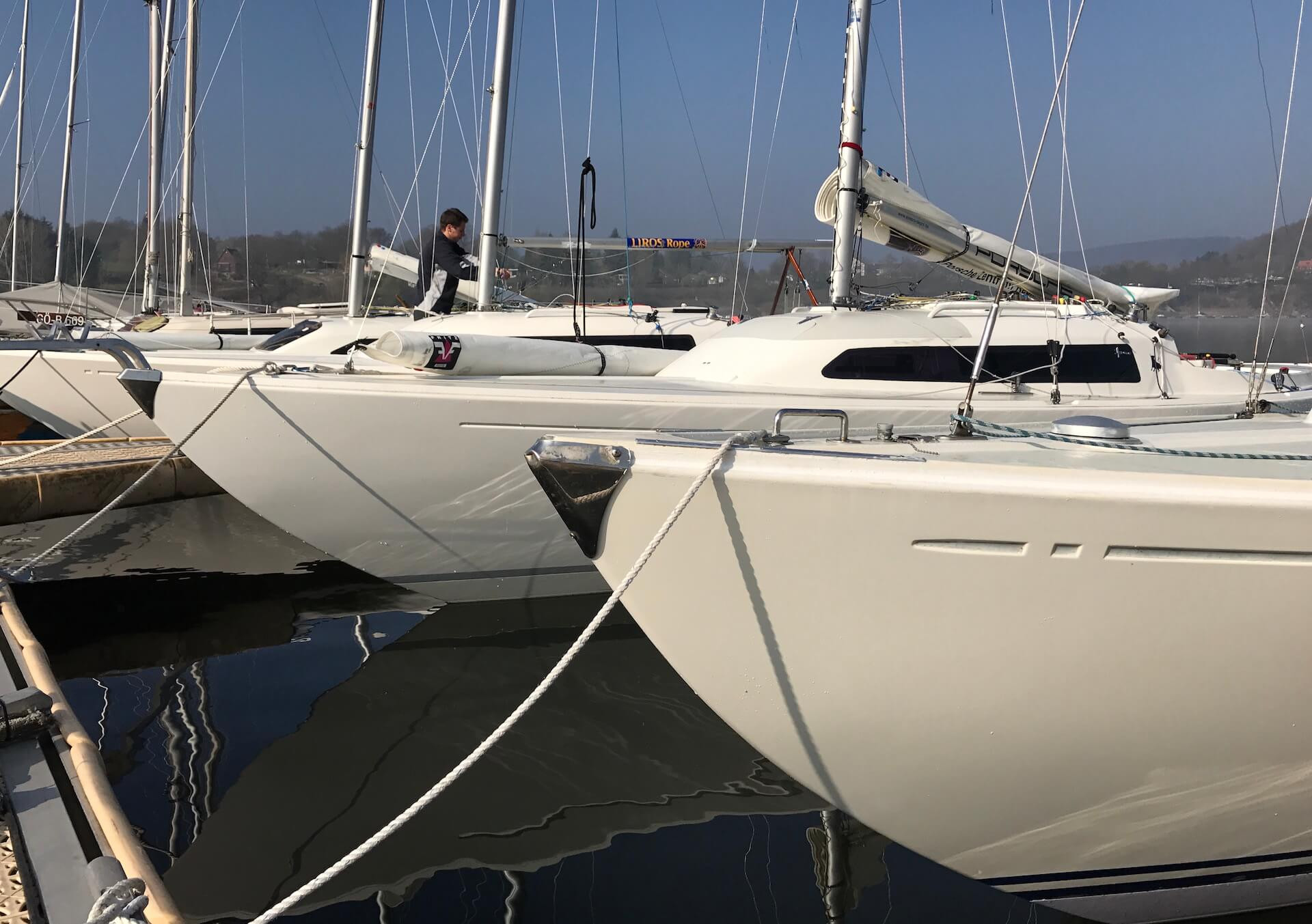 Kein Wind für die H-Boote am Edersee.