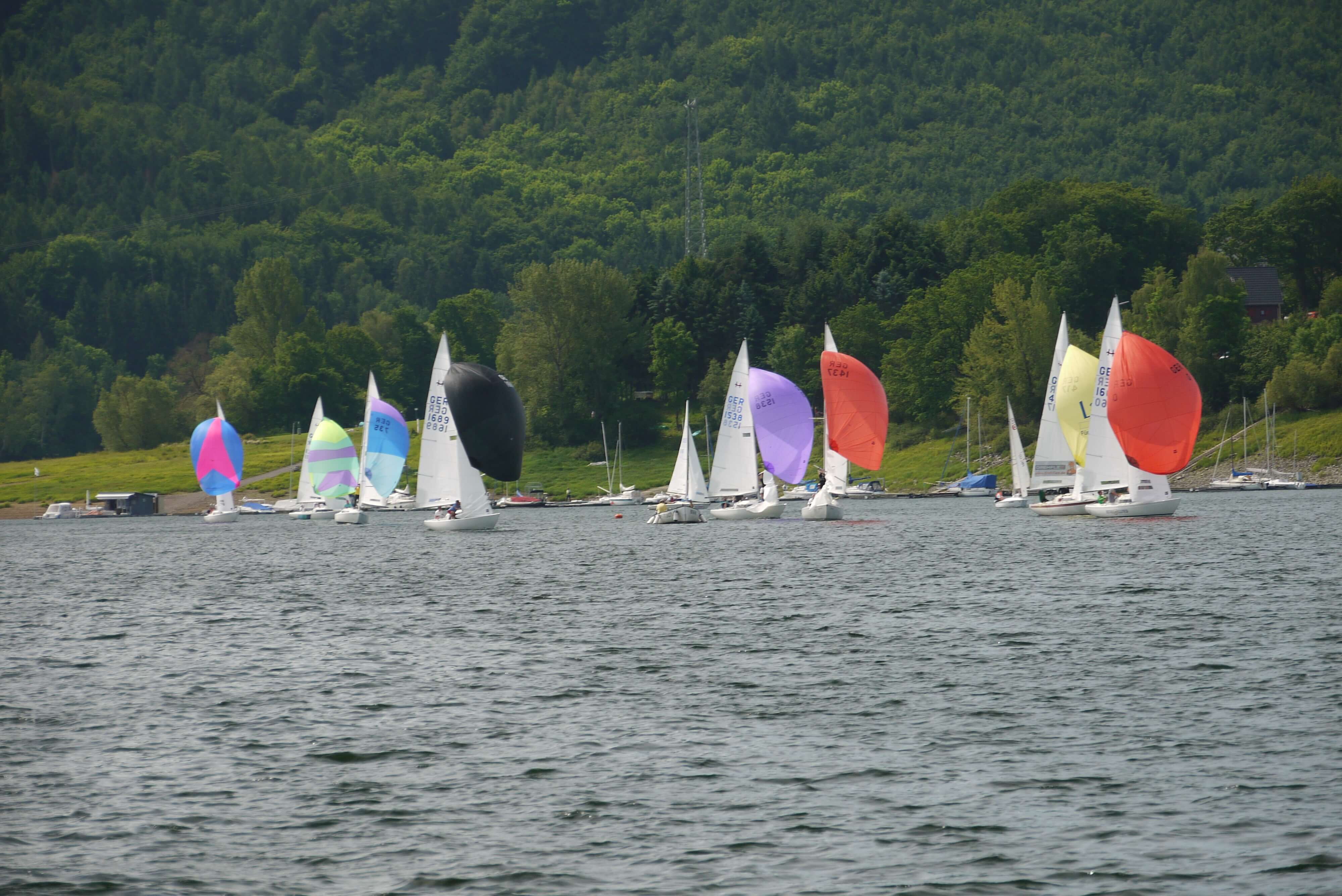 Leichte und drehende Winde.