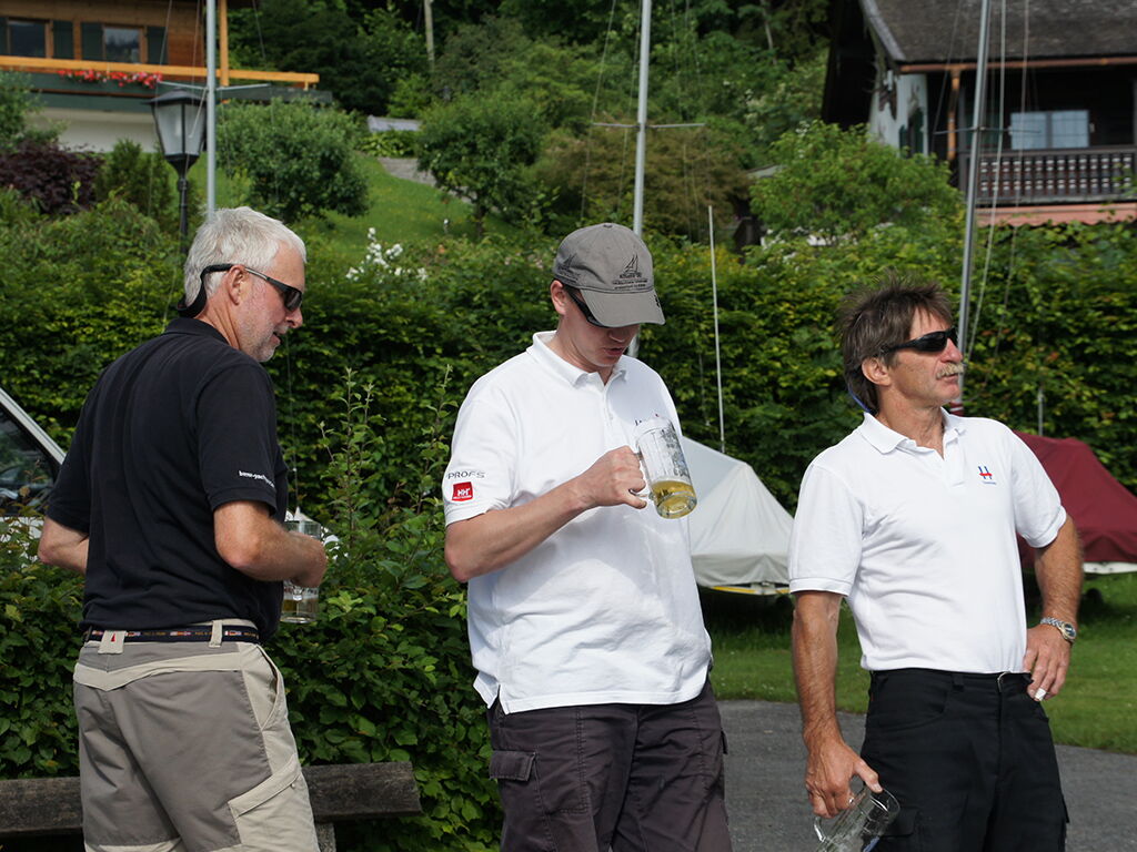 Haben wieder gewonnen: Sigi Merk mit seiner Crew Sepp Hammerlindl und Hans Haberstock.