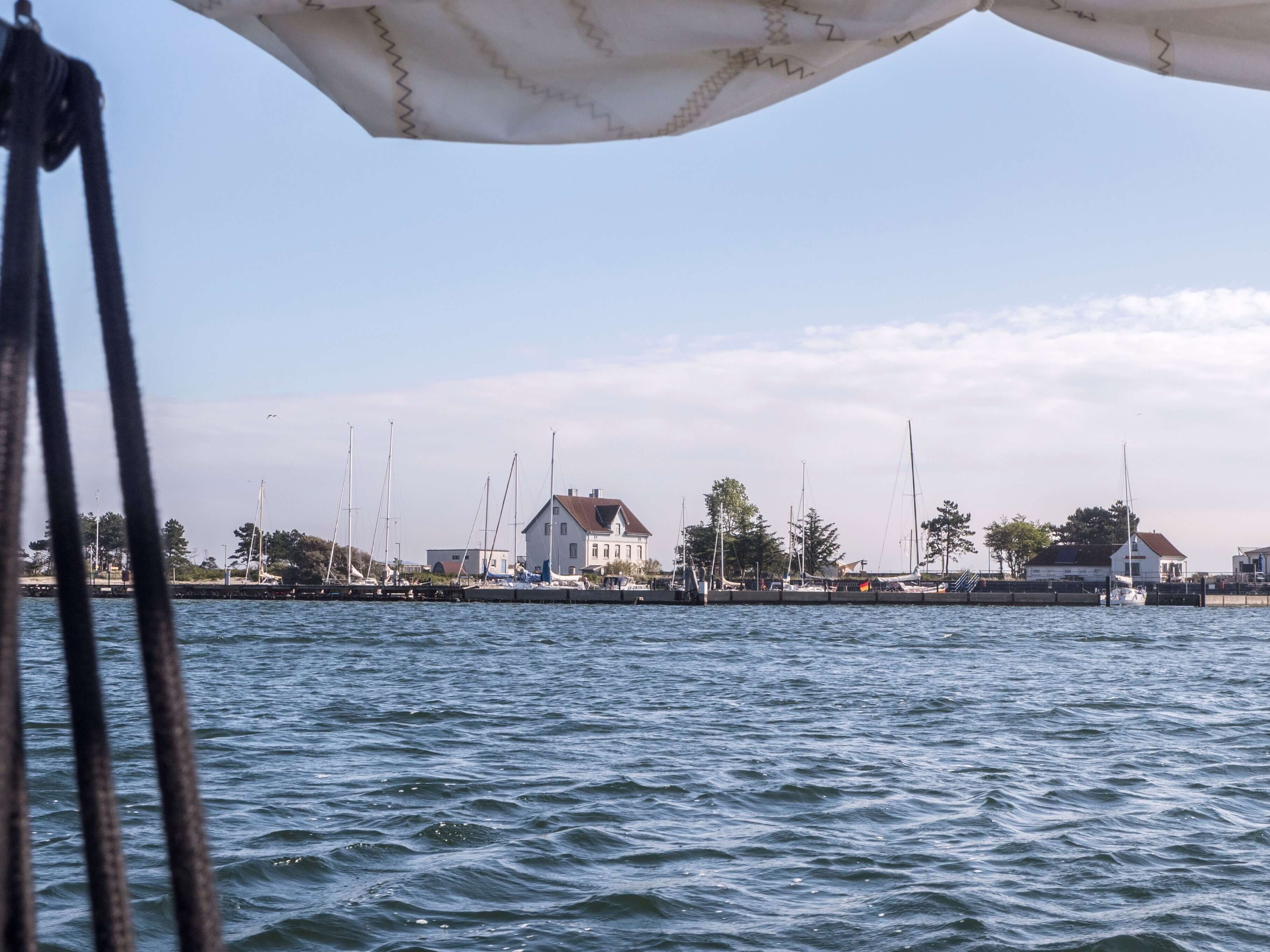 Die Giftbude (re) bei Schleimünde