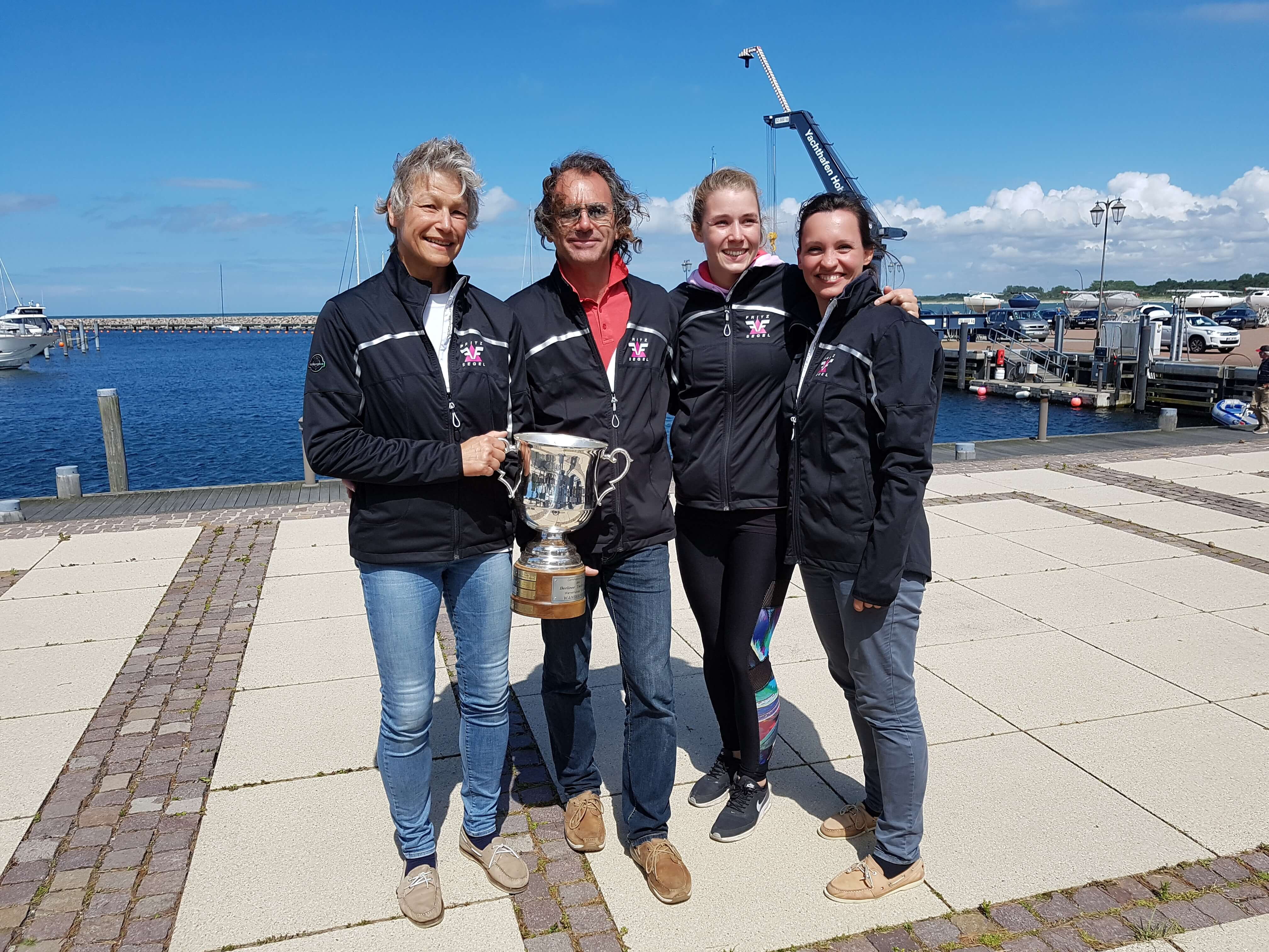 Die siegreiche Mannschaft der Warnemünder Woche um Thomas Kausen.
