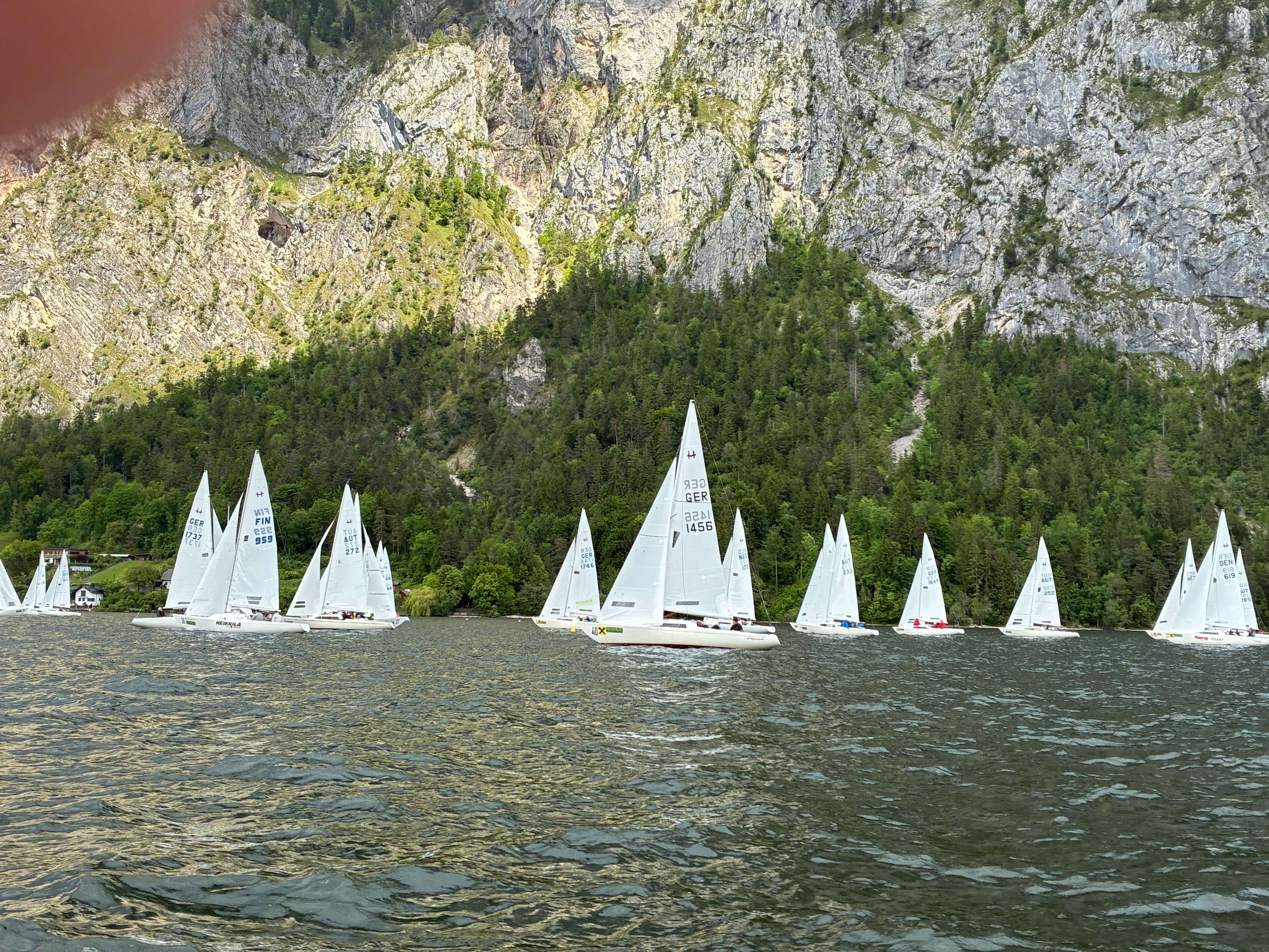 Langes Warten bis zur ersten Wettfahrt der H-Boot WM 2025.