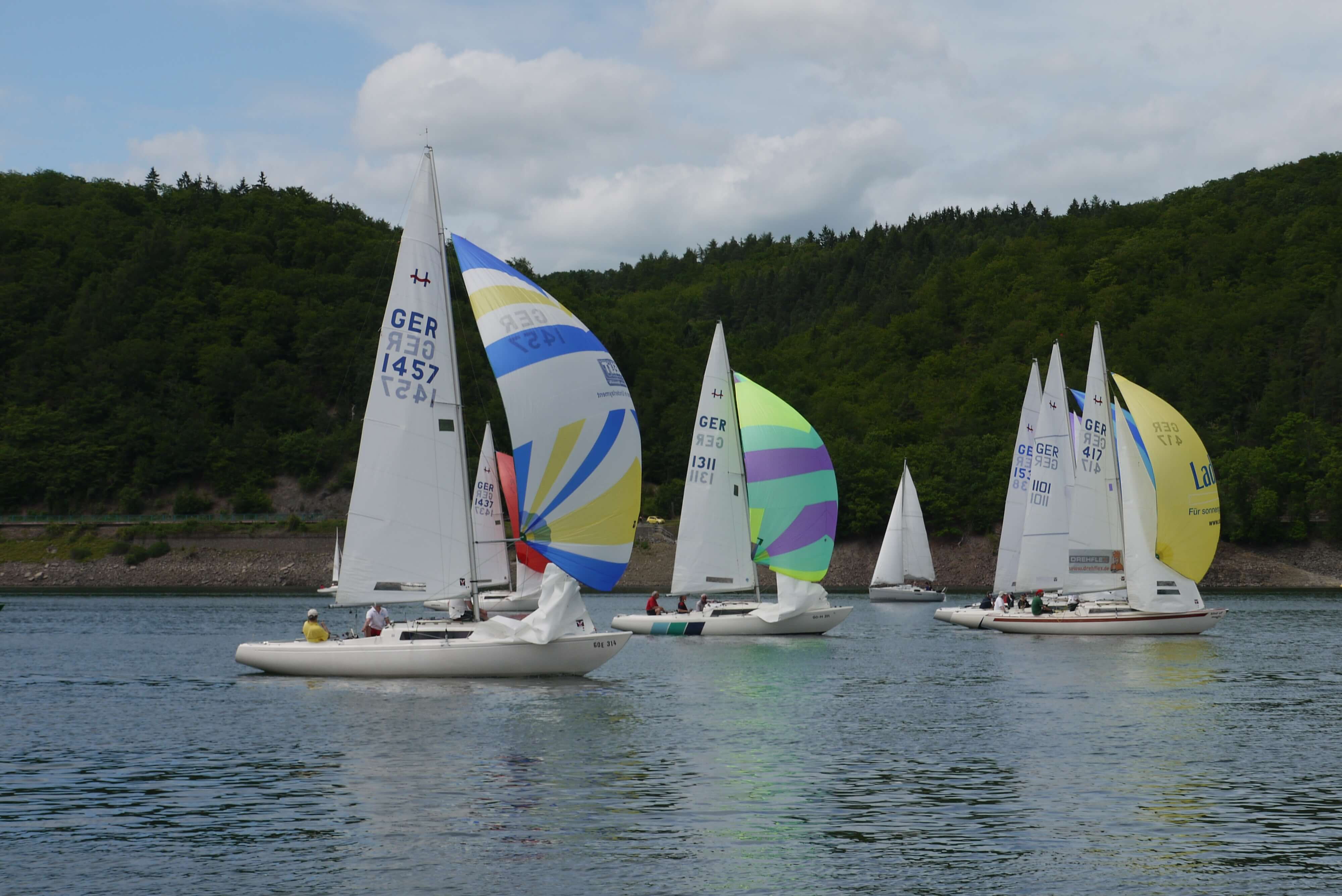 Leichte und drehende Winde.