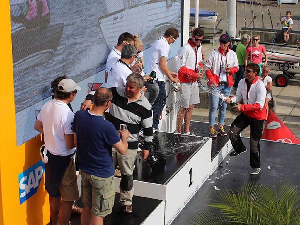 Das Siegerpodest der H-Boote bei der Kieler Woche 2015.