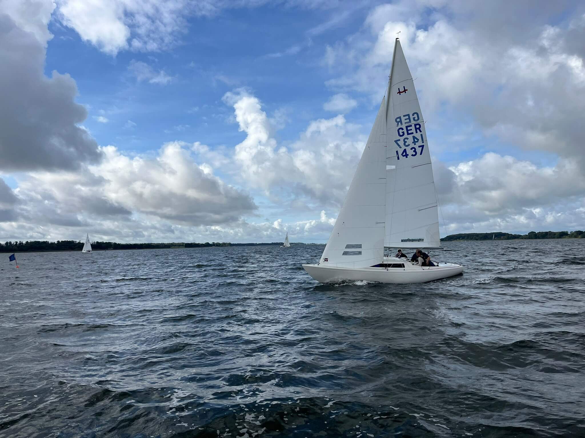 Thorsten Rasche mit seiner GER 1437 bei der Norddeutschen Meisterschaft 2026 der H-Boote.